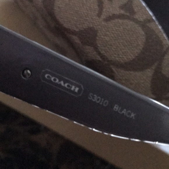 Coach sunglasses with large case - Picture 5 of 10
